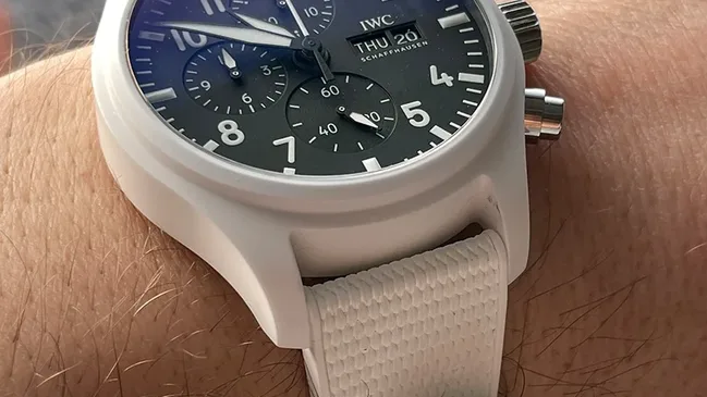 IWC: Pilot’s Watch Chronographen Top Gun „Lake Tahoe“ am Handgelenk