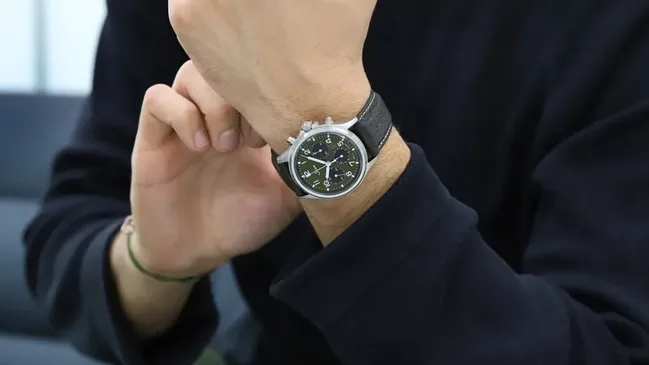 Sinn x Chronos 358 C am Arm