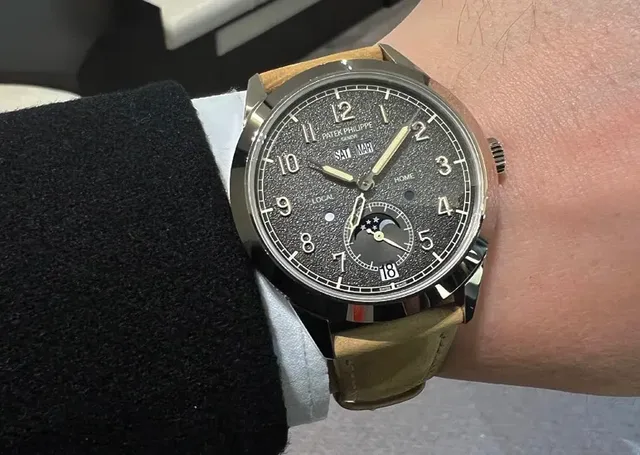 Wristshot: Patek Philippe Jahreskalender Travel Time