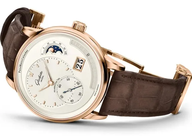 Glashütte Original: PanoMaticCalendar in Rotgold