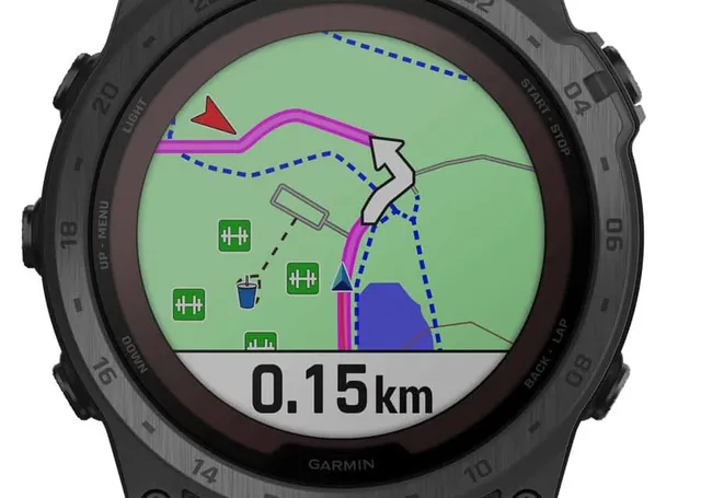 Die Garmin Tactix 7 Pro Solar kann auch über Waldwege navigieren.