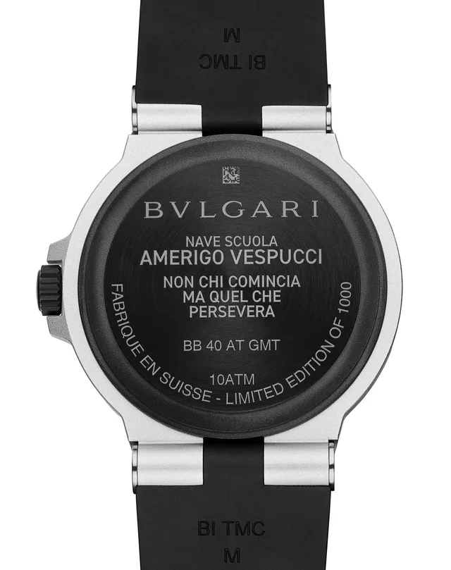 Bulgari Aluminium GMT Amerigo Vespucci Special Edition: Gehäuserückseite mit Gravur