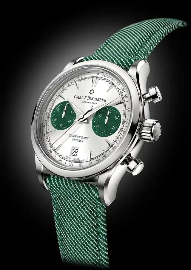 Carl F. Bucherer: Manero Flyback 40mm in Edelstahl mit silberfarbenem Zifferblatt und grünen Totalisatoren