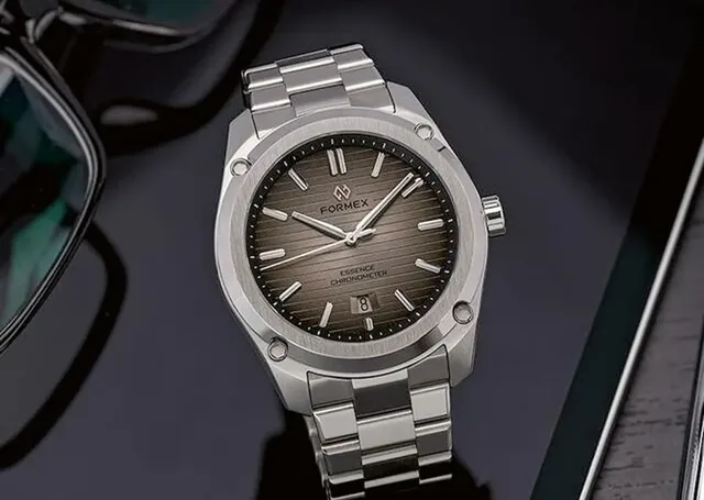 Formex: Essence Fourtythree Automatic Chronometer Dégradé
