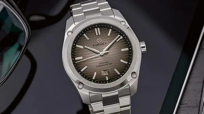 Formex: Essence Fourtythree Automatic Chronometer Dégradé