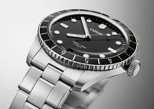 Oris: Divers Sixty-Five 12H Calibre 400 mit Stahlband