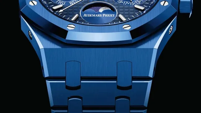 Erstmals in blauer Keramik: Audemars Piguet Royal Oak Ewiger Kalender