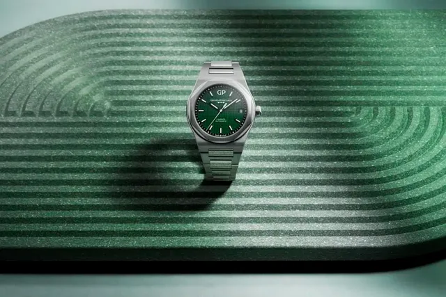 Girard-Perregaux: Laureato 42mm Green
