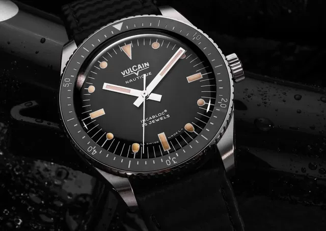 Vulcain: Skindiver Nautique in Schwarz