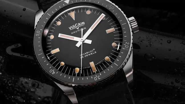 Vulcain: Skindiver Nautique in Schwarz