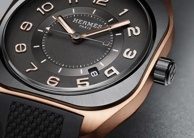 Quadratische Hermès H08 Uhr in Roségold und Titan