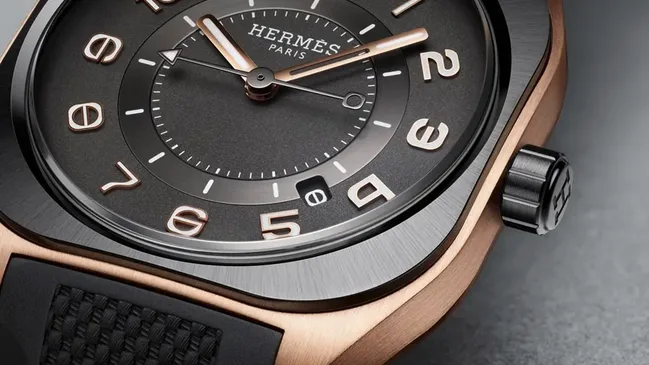 Quadratische Hermès H08 Uhr in Roségold und Titan