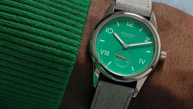 Nomos Glashütte: Club Campus electric green