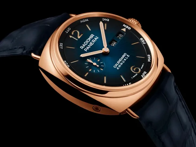 Panerai: Radiomir Jahreskalender PAM01363 in Goldtech