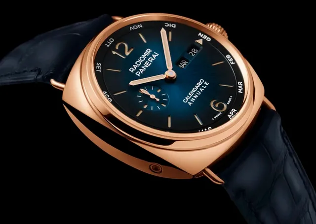 Panerai: Radiomir Jahreskalender PAM01363 in Goldtech
