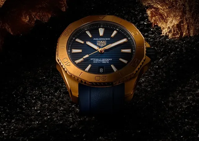 TAG Heuer Aquaracer Professional 200 in Vollgold, Blau