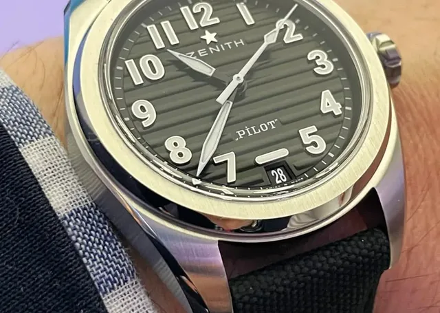 Wristshot der Zenith Plot Automatic