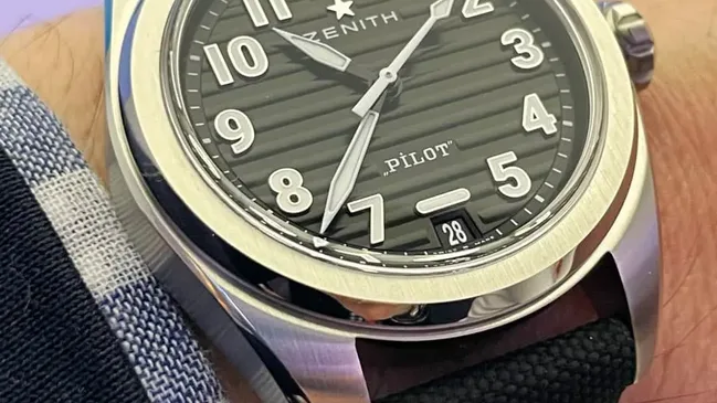 Wristshot der Zenith Plot Automatic