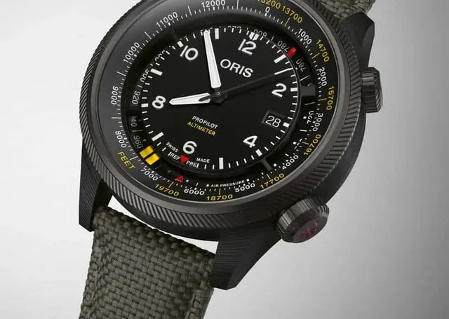 Oris ProPilot Altimeter mit Carbongehäuse