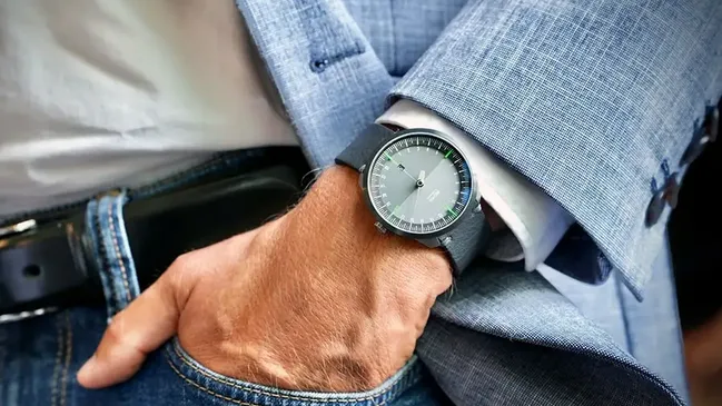 Watch Weekend Frankfurt im Mai: Alle Infos, Wristshot Botta Design