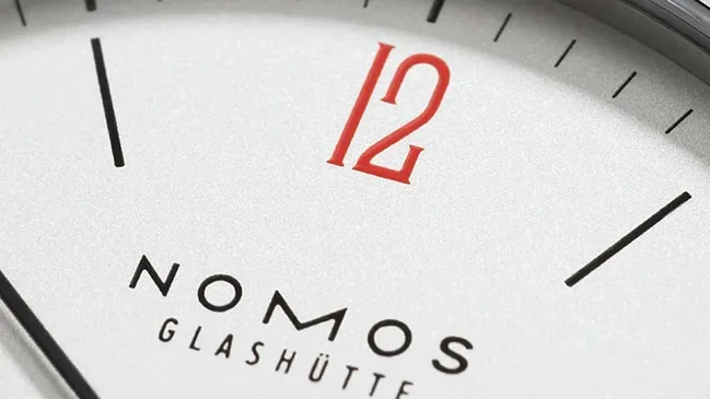 Nomos Glashütte: Zifferblatt