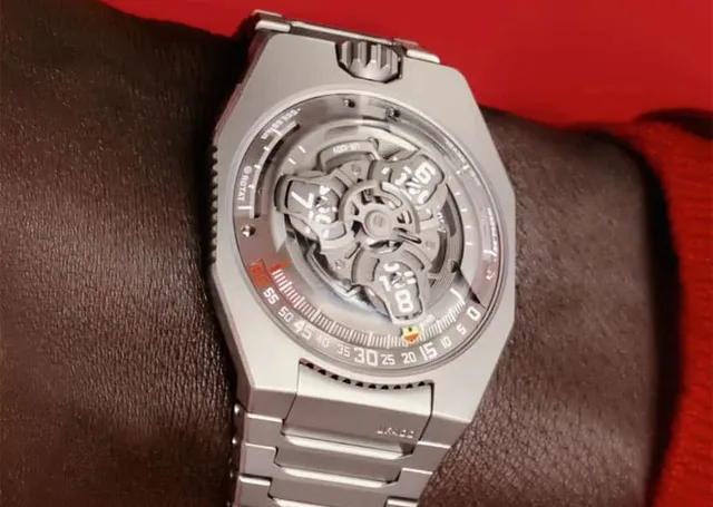 Besondere Zeitanzeige: Urwerk UR-100V Magic T