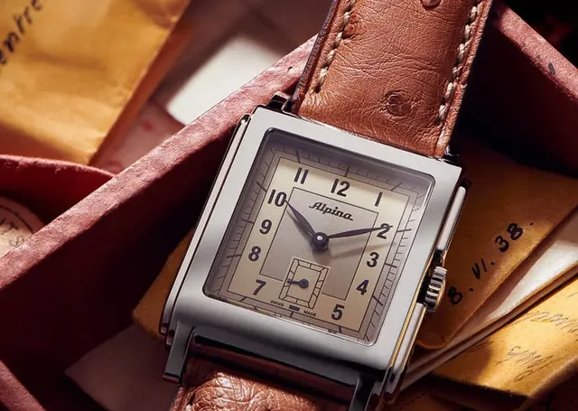 Alpina Heritage Carrée Mechanical 140 Years mit silberfarbenem Blatt