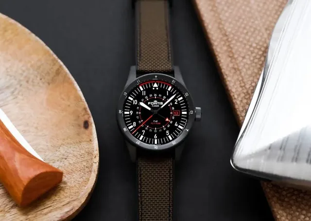 Fortis: Flieger F-43 Triple-GMT PC-7 Team Edition