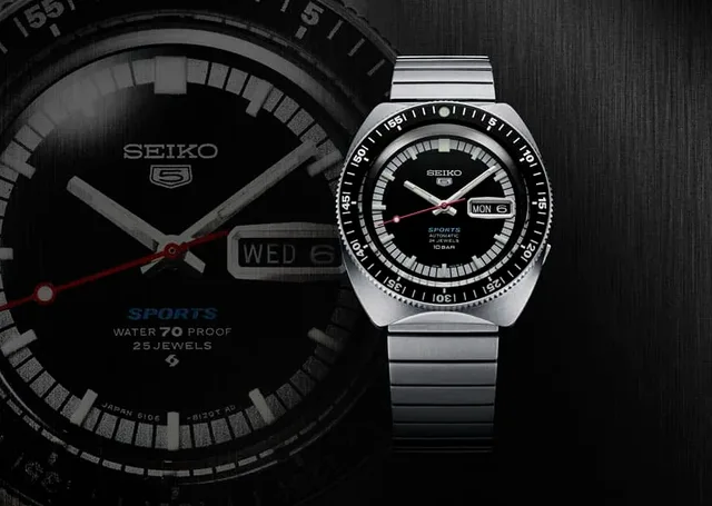 Die Referenz SRPK17 sieht der ersten Seiko 5 Sports von 1968 (im Hintergrund) sehr ähnlich
