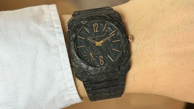 So sieht die Octo Finissimo CarbonGold Automatic am Handgelenk aus