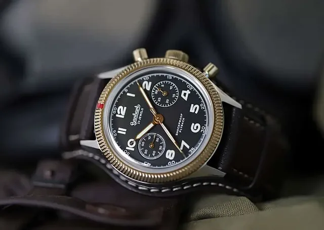 Die legendäre Hanhart 417 gibt es nun in einer besonderen Version aus Stahl und Bronze