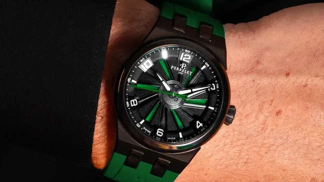 Die Perrelet Turbine Titanium am Arm