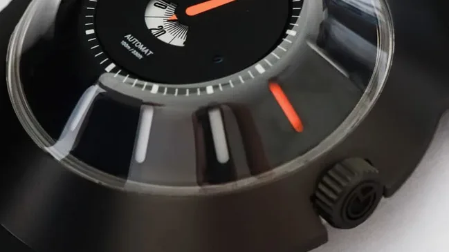 Äonic: Automat in Schwarz