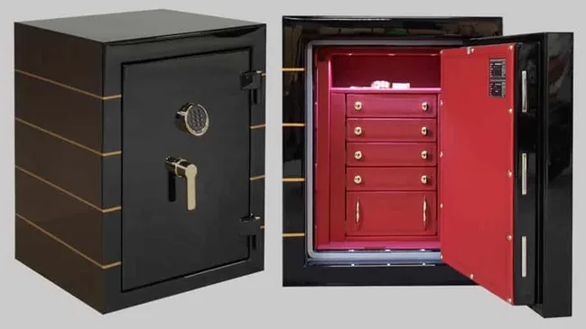 Hansa Tresor bietet eine große Vielfalt an Tresoren, die auch innen unterschiedlich gestaltet werden können.