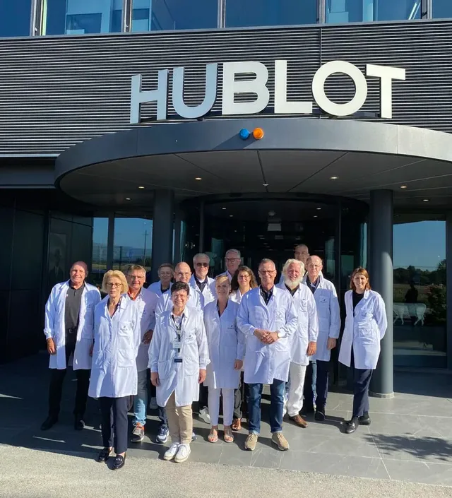 Uhrenreise Genf 2023: Unsere Gruppe vor Hublot