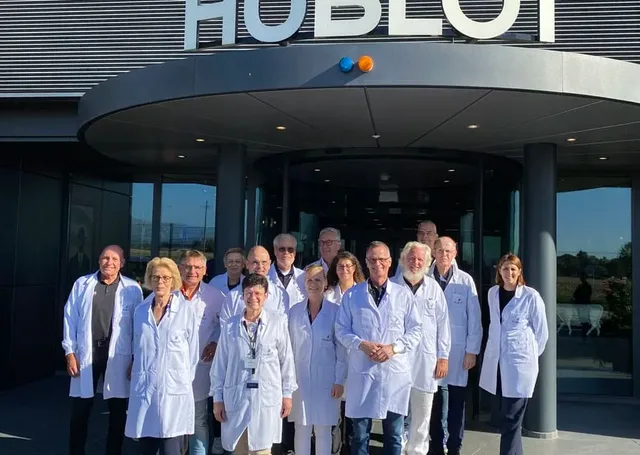 Uhrenreise Genf 2023: Unsere Gruppe vor Hublot