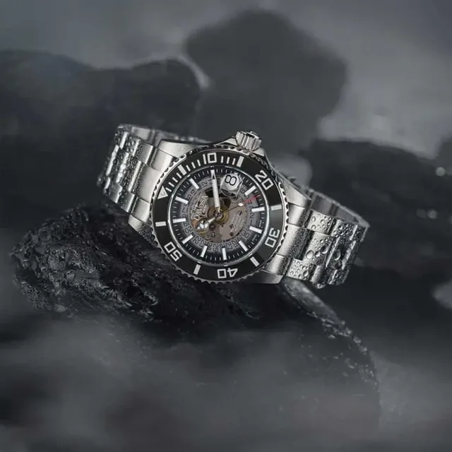 Davosa stellt die Ternos Professional Nebulous Automatic mit durchsichtigem Zifferblatt vor