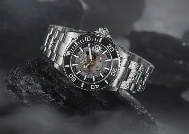 Davosa stellt die Ternos Professional Nebulous Automatic mit durchsichtigem Zifferblatt vor