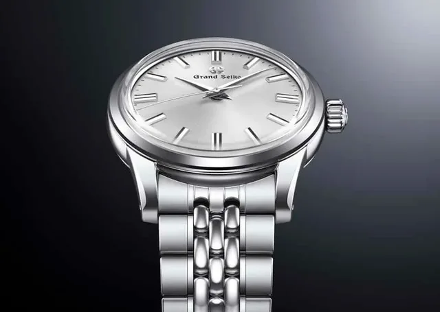 Die elegante Grand Seiko SBGW305 mit Edelstahlband