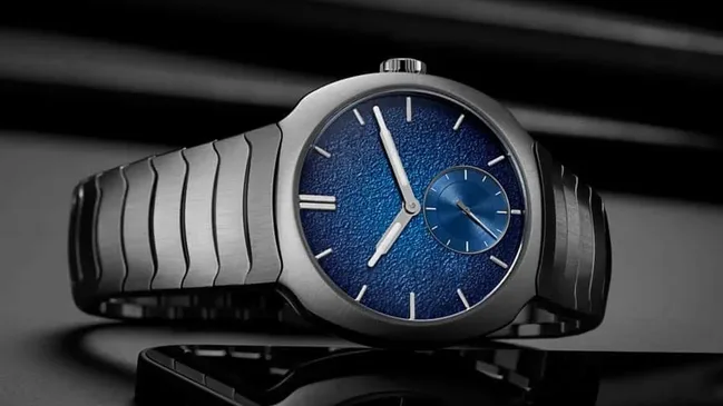 H. Moser & Cie. Streamliner Small Seconds Blue Enamel