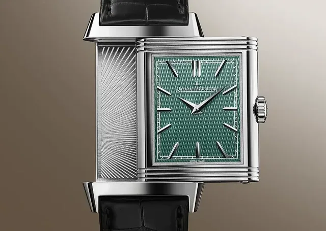 Jaeger-LeCoultre: Reverso Tribute Enamel Hokusai