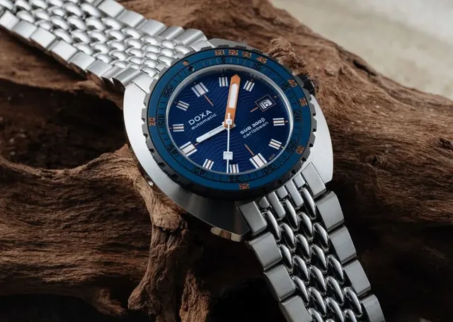 Doxa: Sub 300β mit blauem Zifferblatt