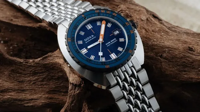 Doxa: Sub 300β mit blauem Zifferblatt