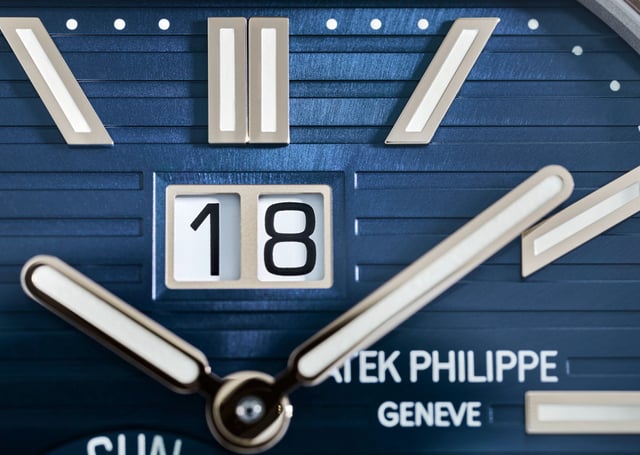 Patek Philippe Cubitus 5822P: Zifferblattdetail mit Großdatum