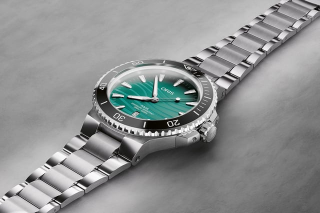 Oris Yangtze Jiangtun Limited Edition, Uhr liegend mit Metallband