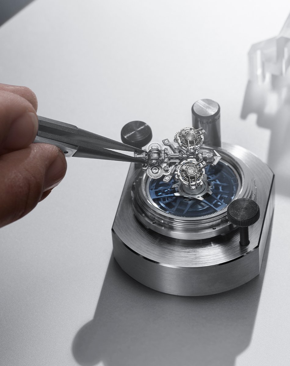 Ulysse Nardin – Super Freak, ausgefallene Automatikuhr aus Weißgold mit zwei Tourbillons