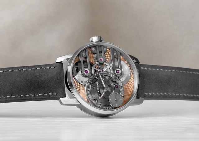 Armin Strom – Gravity Equal Force Ultimate Sapphire Salmon, komplizierte Luxusuhr mit lachsfarbener Farbgebung und Lederband