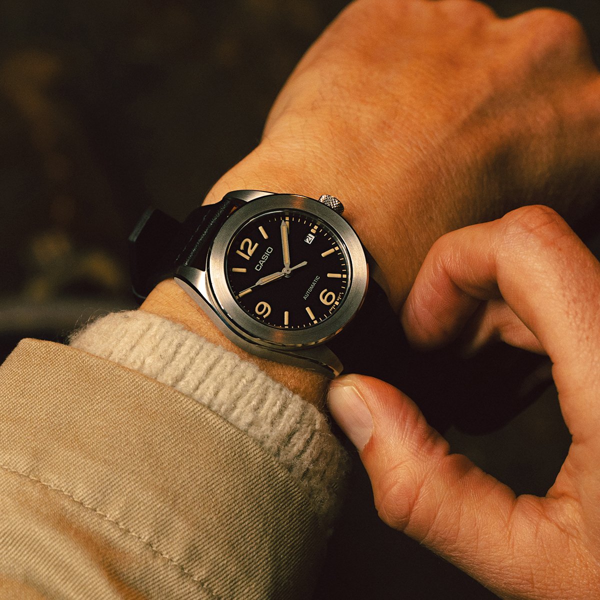 Casio CMK-100 Serie am Handgelenk