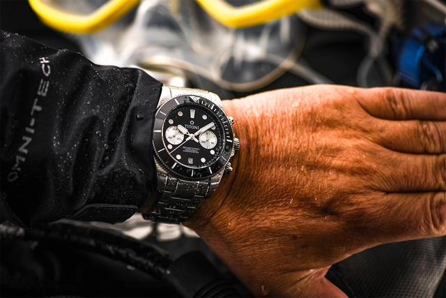 Titoni Seascoper 300 Bi-Compax Chronograph, Taucheruhr mit Chronoraph