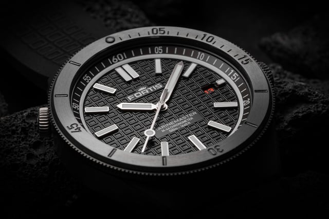 Fortis Marinemaster, schwarz beschichtete Taucheruhr